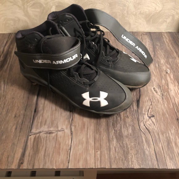 Under armour cleats - Picture 2 of 7